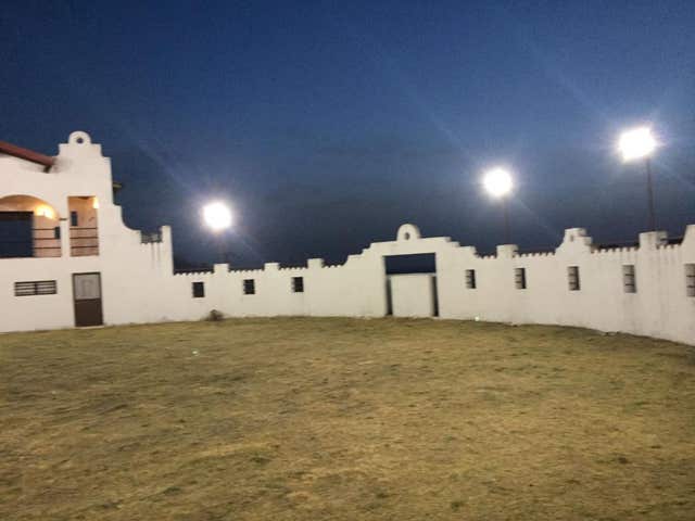 ALQUILER GRAN CASA CON PLAZA TOROS