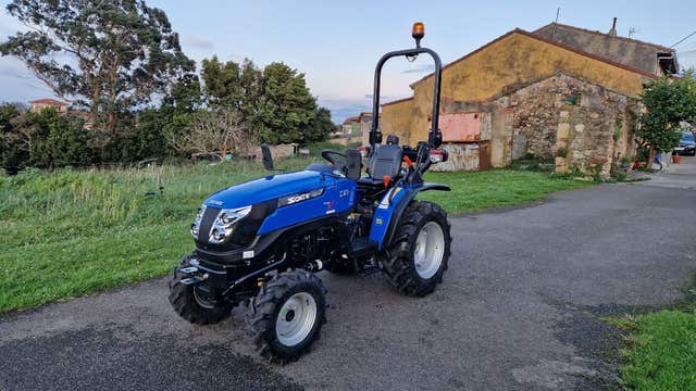 SOLIS MINI TRACTOR - 26 PLUS
